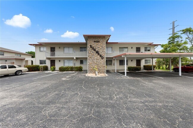Primary Photo - 4420 Santa Barbara Blvd
