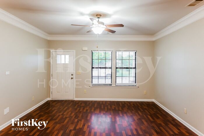 Building Photo - 601 Enclave Ln