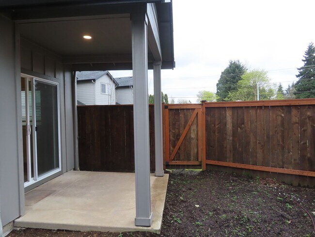 Building Photo - 2587Justine - FH