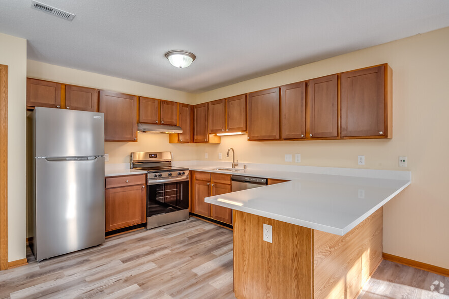 Kitchen - Harbor Pointe Apartments