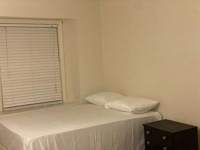 Building Photo - 831 Edpas Rd