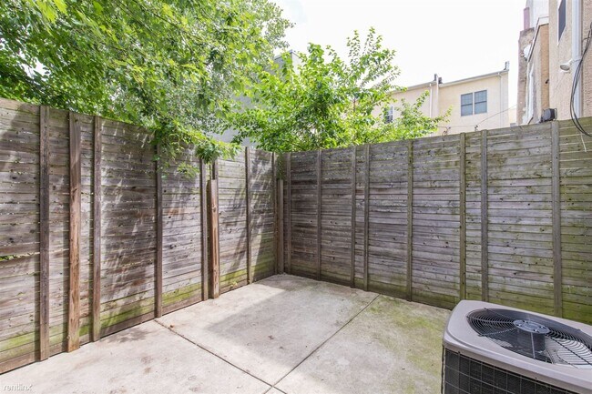 Building Photo - 4 br, 2 bath Duplex - 1707 ARLINGTON ST Un...