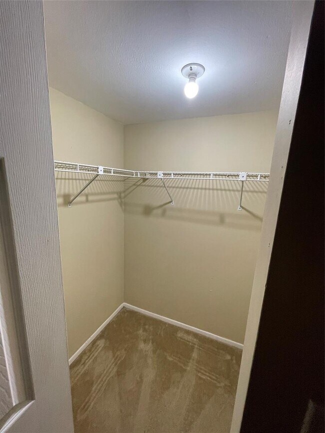 Building Photo - 3568 N University Dr