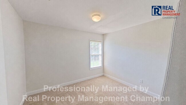 Building Photo - 3BD/2BA home w/vaulted ceilings, fireplace, 2-car garage, deck and fenced backyard