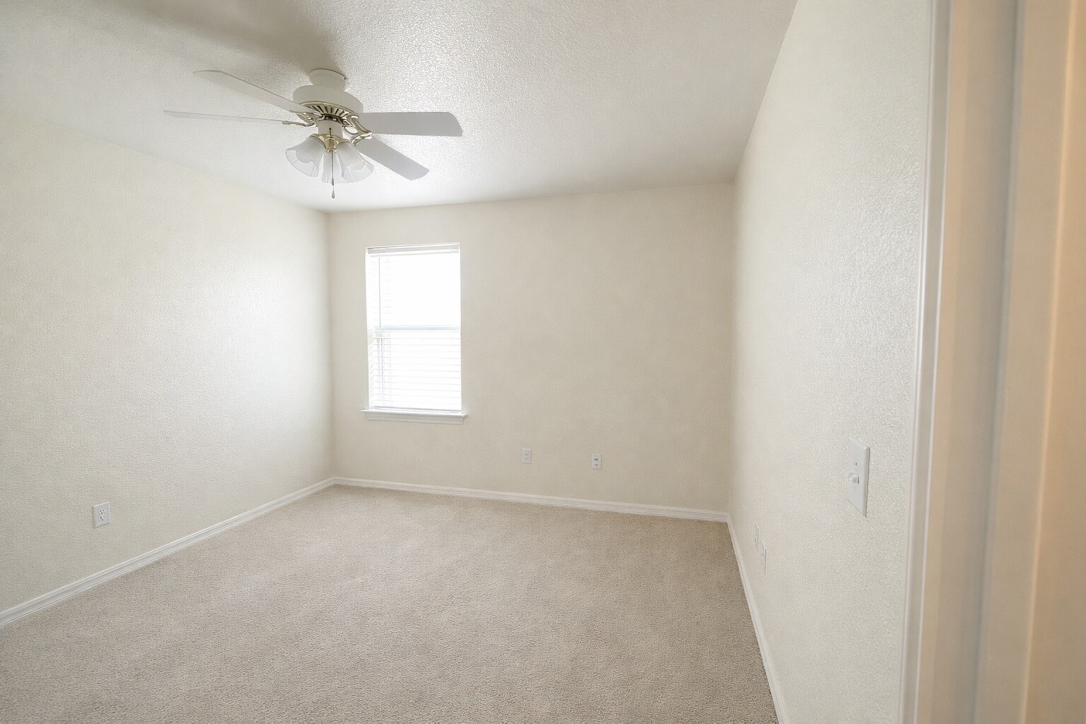 Building Photo - 4304 Jeff Scott Dr
