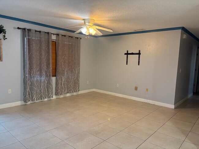 Building Photo - 6356 5th St Cir E