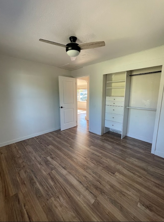 Building Photo - 910 Valley View Dr