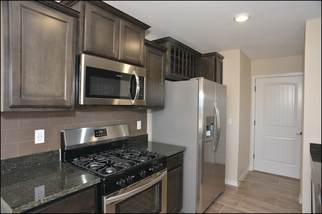 Building Photo - 806 TS Daniel Cadena Dr