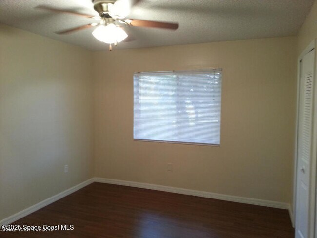 Building Photo - 2394 Fox Hollow Dr