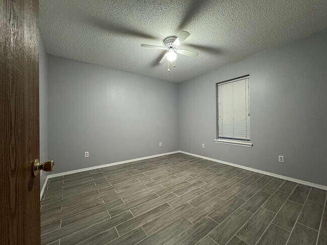 Building Photo - ***303 Southland Street***