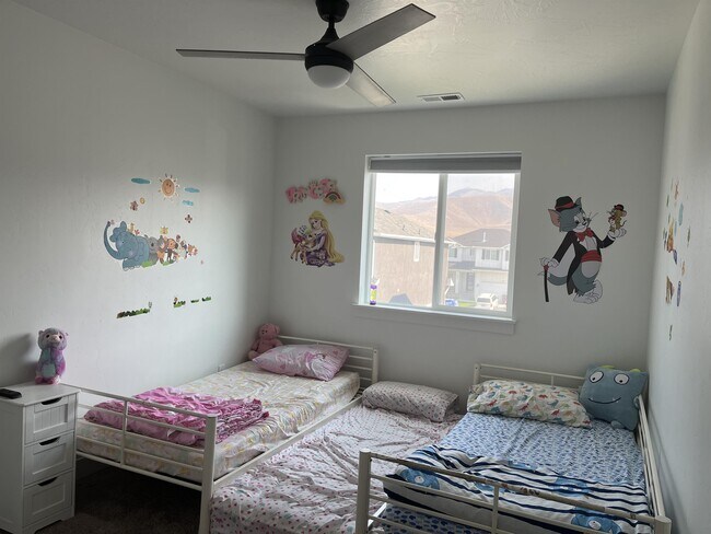 Building Photo - 4592 Rustic Ranch Way