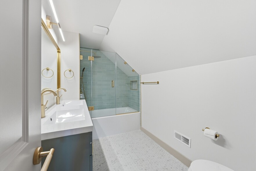 Building Photo - 3615 Kenmar Rd