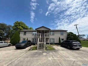 Building Photo - 605 Adele St