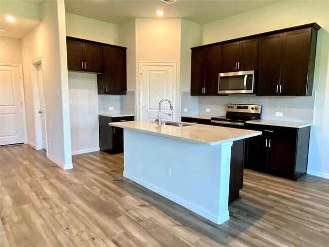 Building Photo - 1800 Canyon Ln