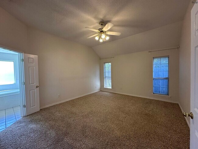 Building Photo - 3028 Whitehall Ln