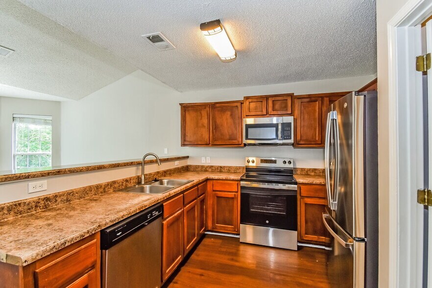 Building Photo - 6356 White Hawk Ln