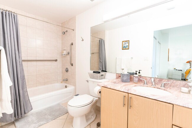 Building Photo - 3219 SW 23rd Terrace