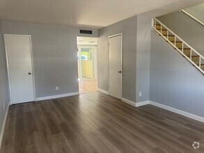 Building Photo - For Rent: 2BD/1.5BA Two-Story Condo – Bull...