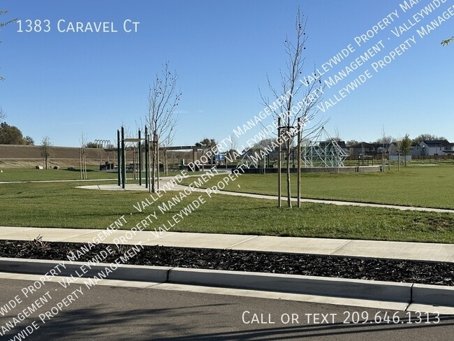 Building Photo - 1383 Caravel Ct