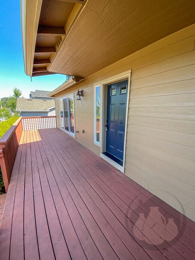 Building Photo - Gorgeous and Spacious South Salem Home