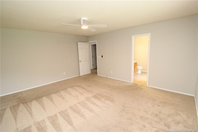 Building Photo - 5 Bellmore Ct