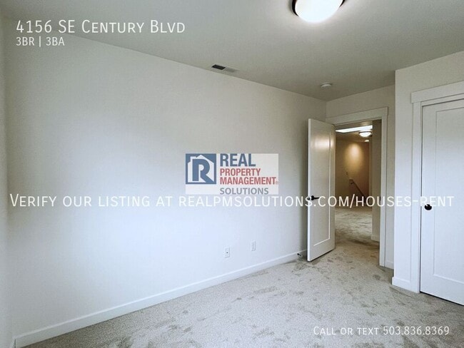 Building Photo - 4156 SE Century Blvd