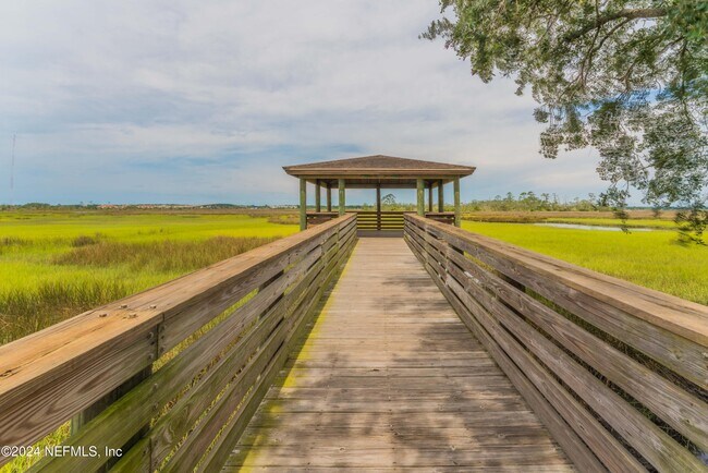 Building Photo - 798 Main St