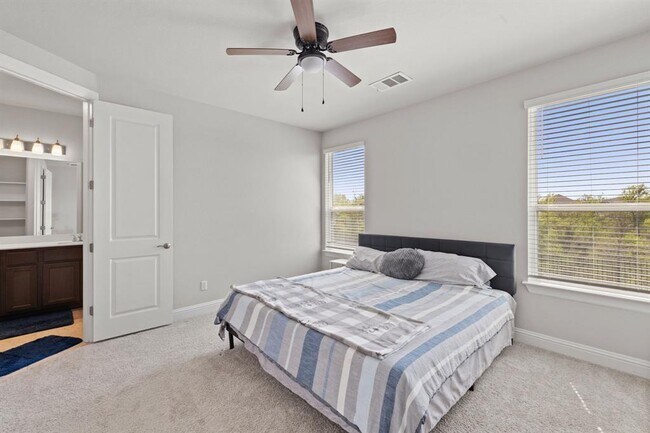 Building Photo - 129 Stone Cyn Dr