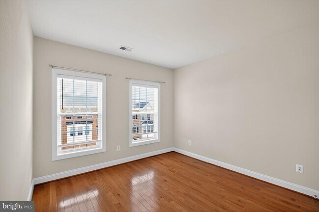 Building Photo - 333 Caldwell Terrace SE