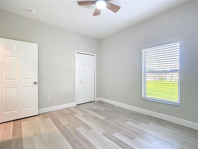 Building Photo - 550 Reddicks Cir
