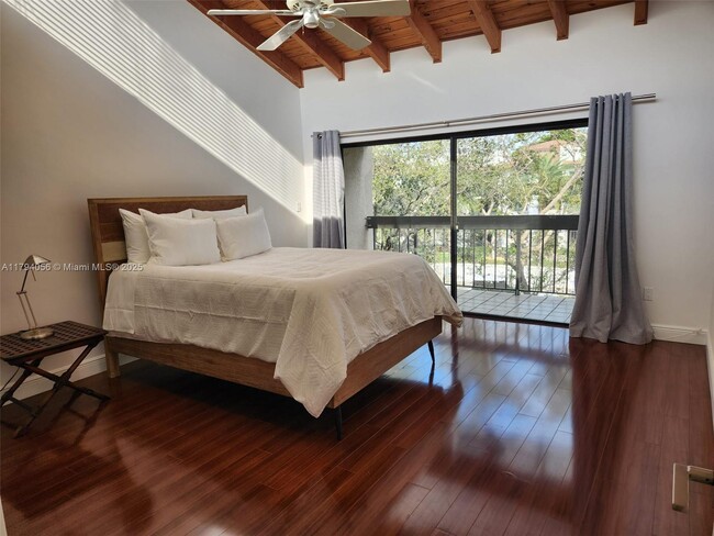 Building Photo - 5201 Orduna Dr