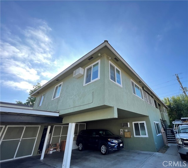 Building Photo - 234 W Linden Ave