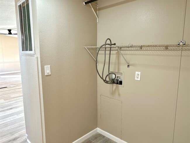 Building Photo - 4602 Durant Ave