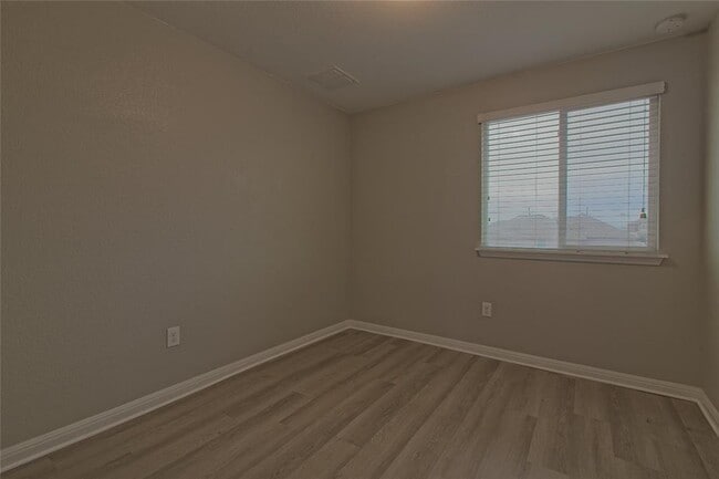 Building Photo - 315 N Heatherwilde Blvd