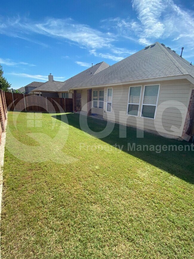 Building Photo - 2517 Flowing Springs Dr