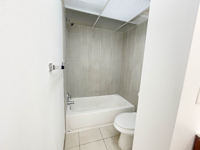 Building Photo - 2800 NW 56th Ave