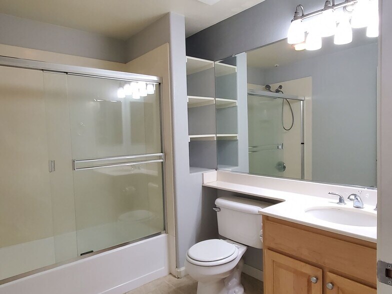 Building Photo - 1310 Saddle Rack St