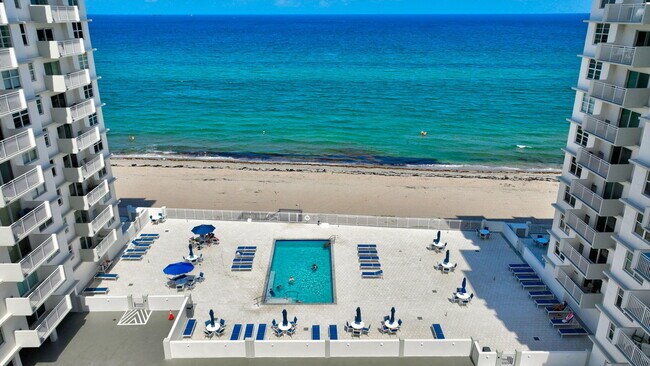 Building Photo - 4511 S Ocean Blvd