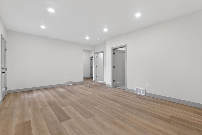 Building Photo - Charming 3BR/ 2Bath (Basement Apartment) in Lehi