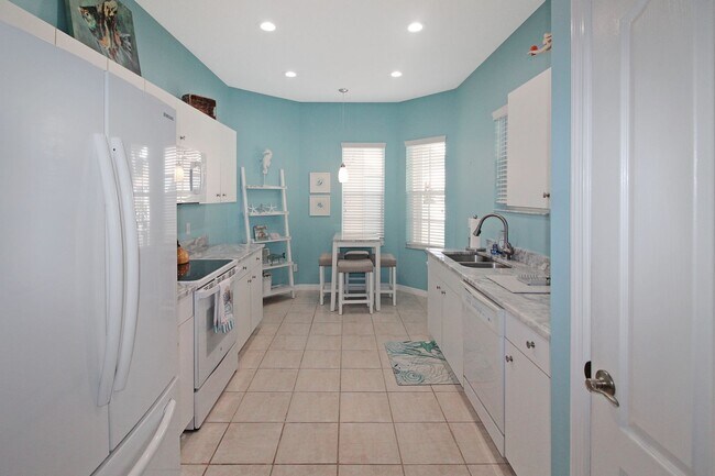 Building Photo - Waterford Annual Villa For Rent