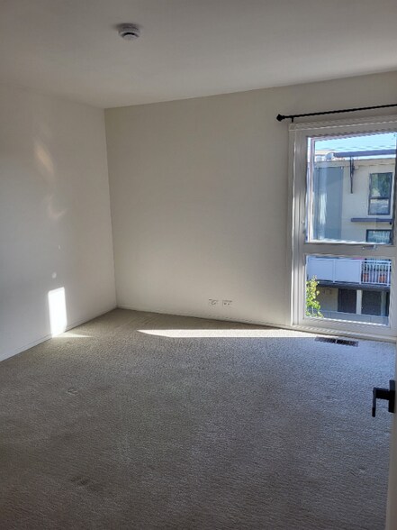Building Photo - 4213 Admiralty Ln