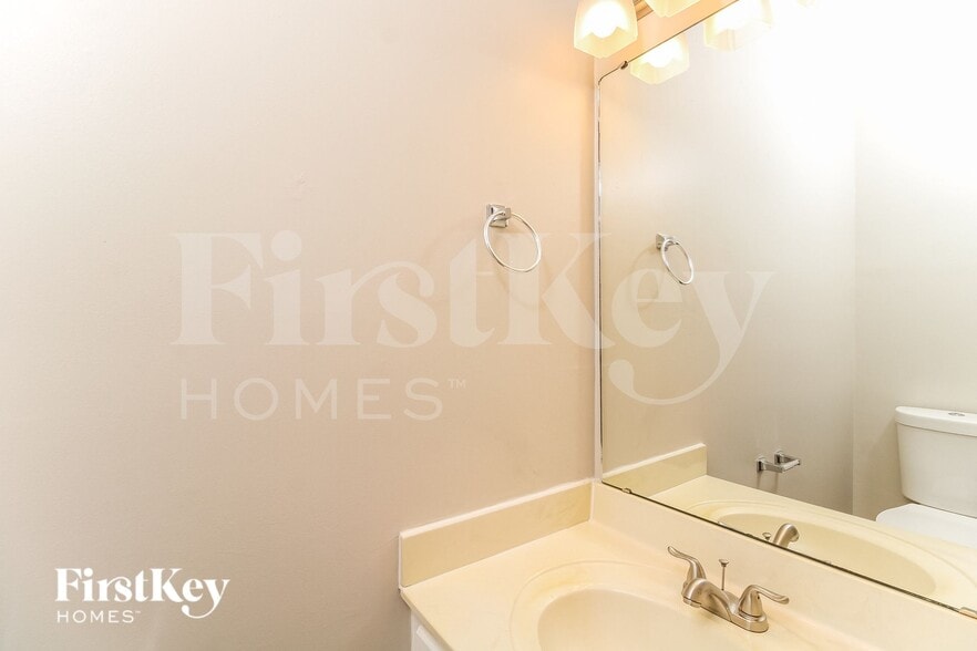 Building Photo - 3612 River Lake Ct