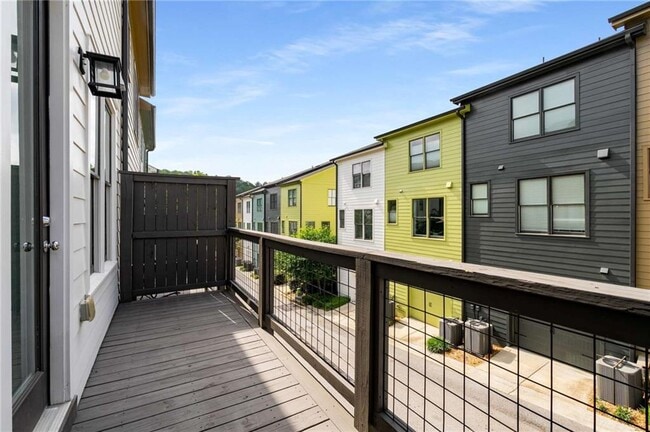 Building Photo - 752 Winton Way