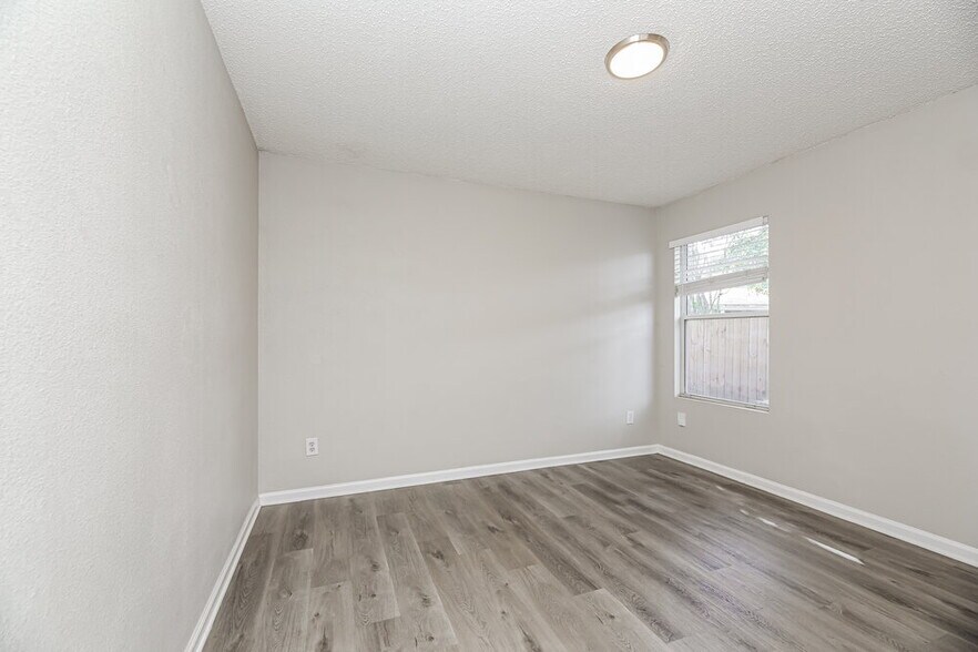 Building Photo - 3762 Maddie Ln