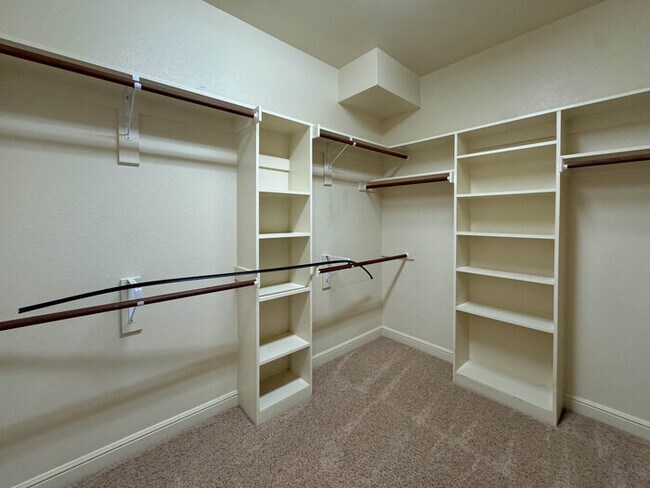 Building Photo - 1559 E Blackjack Rd E