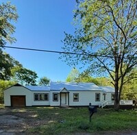 Building Photo - 617 8th Ave