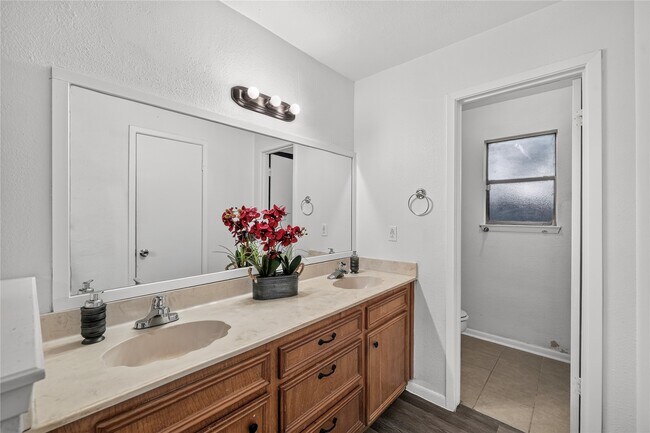 Building Photo - 18706 Clover Glen Ln