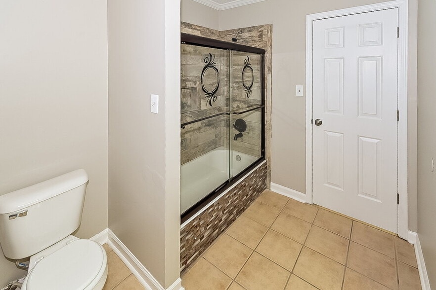 Building Photo - 9846 Riggan Dr