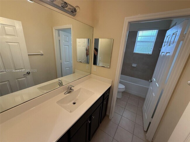 Building Photo - 9516 SW 167th Ave