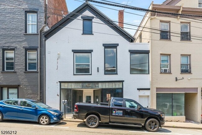 Building Photo - 7 Moran St